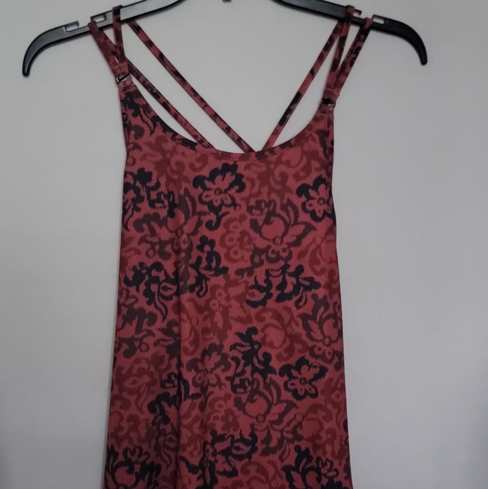 Nwt! Nike Women's Dri-FIT Slim Fit Adjustable Straps
